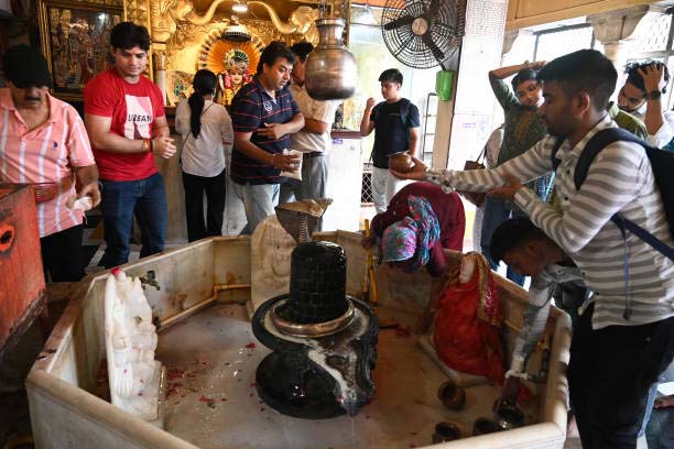सावन में शिवजी Shivjiको चढ़ाएं ये 11 चीज़ें, पूरी होंगी हर मनोकामना