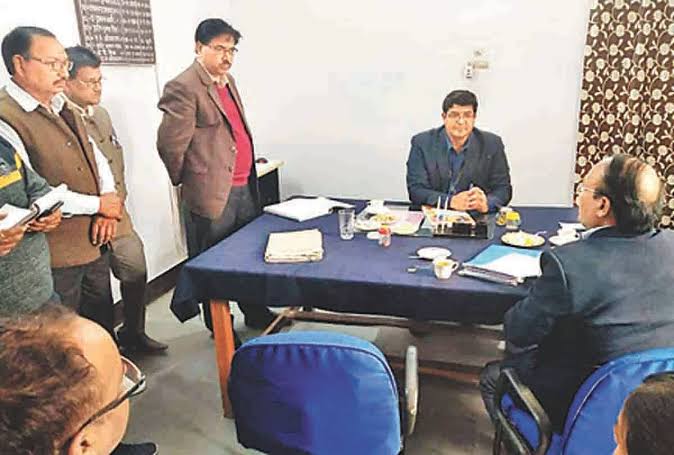 तहसीलदार की बदसलूकी से नाराज पेशकार ने दिया इस्तीफा | Tehsildar Abuses SDM Peon, Peshkar Resigns to DM 13 Tehsildar Abuses SDM Peon