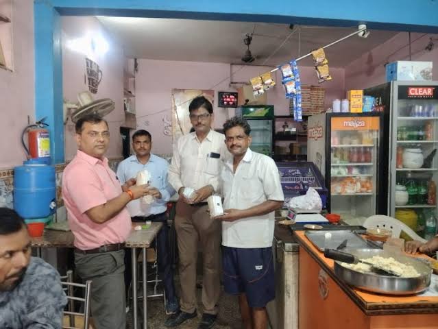 Food department raid before Raksha Bandhan फूड विभाग की ताबड़तोड़ छापेमारी: रक्षाबंधन से पहले लिए गए 6 नमूने, उपभोक्ता हित में बड़ी कार्यवाही 15 Food department raid