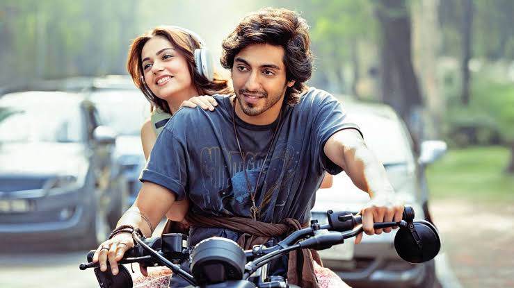 "Saiyaara Box Office Storm: अहान पांडे की फिल्म ने 22 दिन में तोड़े रिकॉर्ड, 'छावा' 76 दिन में भी मात खा गई" 15 saiyaara box office-storm