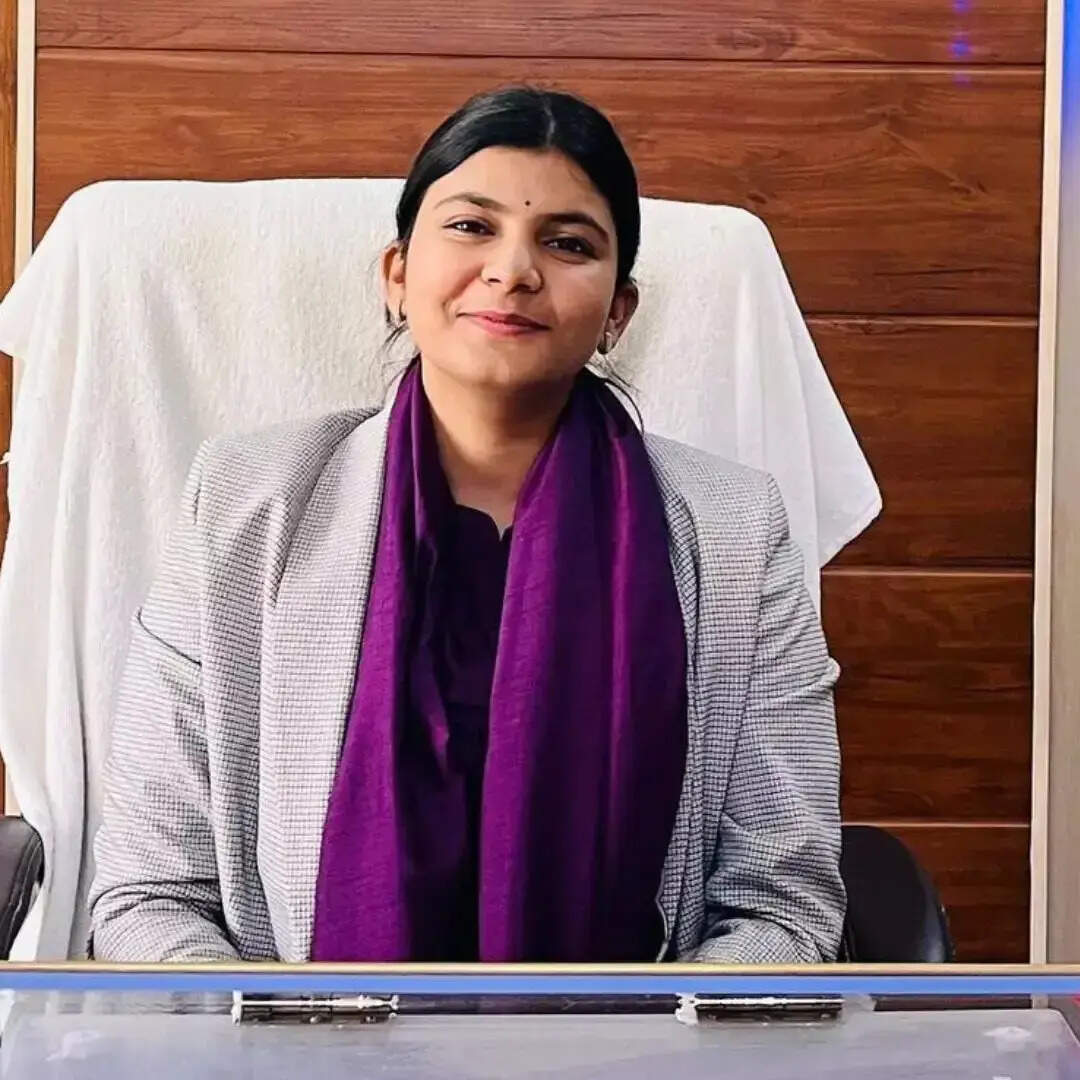 SDM Disha Srivastava Success Story गोरखपुर की बेटी दिशा श्रीवास्तव: मुख्यमंत्री योगी के शहर से निकलीं, बीटेक गोल्ड मेडलिस्ट बनीं SDM