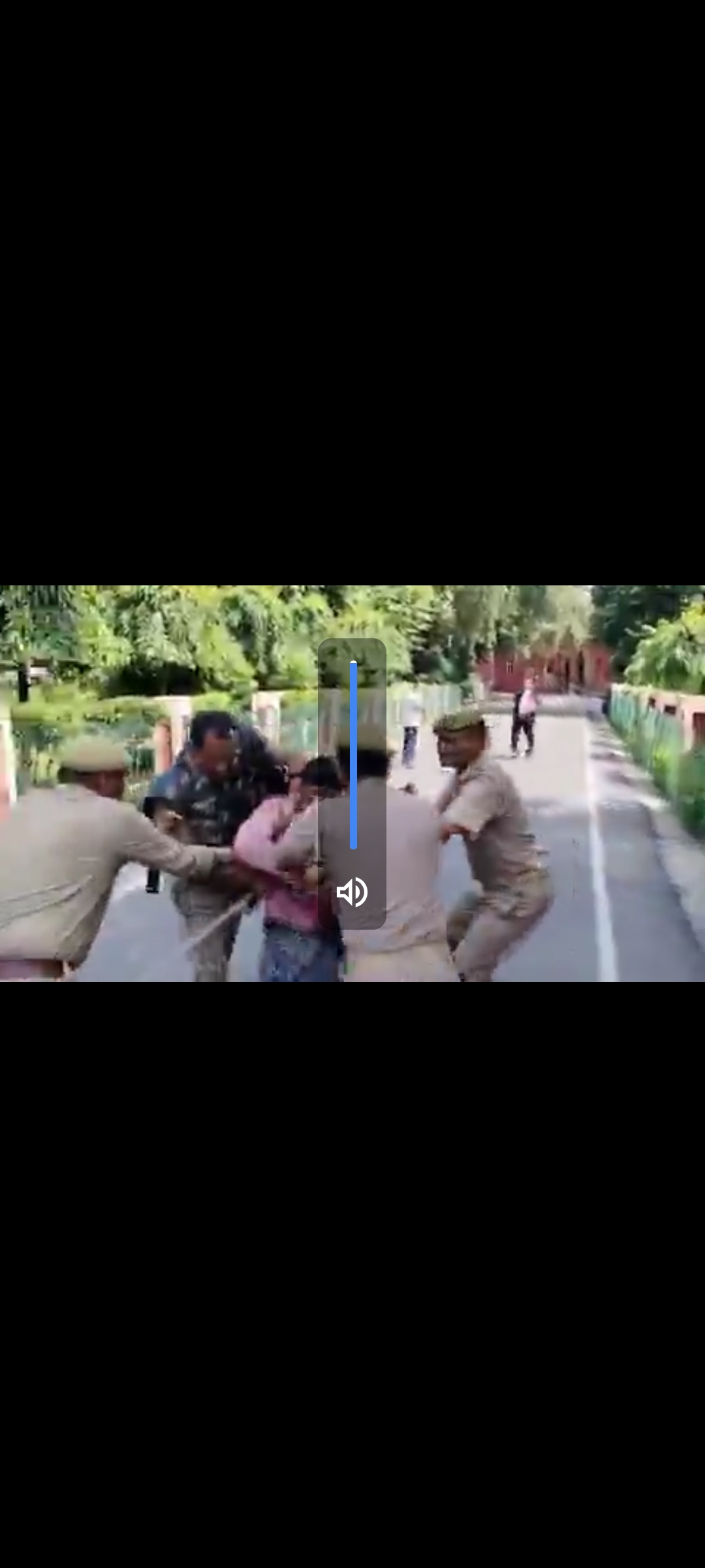 Meerut self immolation attempt मेरठ कमिश्नरी गेट पर मां बेटे की आत्मदाह की कोशिश न्याय के लिए तड़पती चीख और व्यवस्था पर बड़े सवाल