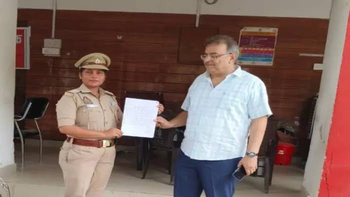 Cyber Fraud Case in Gorakhpur गोरखपुर में व्यापारी से ₹1.27 लाख की साइबर ठगी, वीडियो कॉल बना जाल 15 Cyber Fraud Case in Gorakhpur