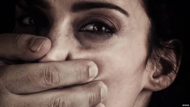 Gorakhpur hospital news गोरखपुर अस्पताल कांड: वार्ड बॉय की शर्मनाक करतूत ने उजागर की सुरक्षा की पोल, युवती के साथ अमानवीय व्यवहार 15 Gorakhpur hospital news
