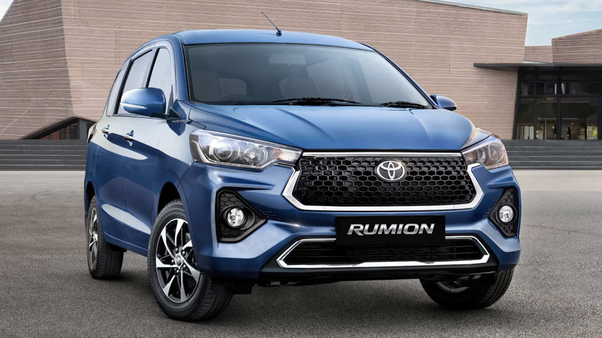 Top 5 Budget-Friendly 7-Seater Wonders: Perfect Rides for Your Rowdy Family Crew in 2025 India!