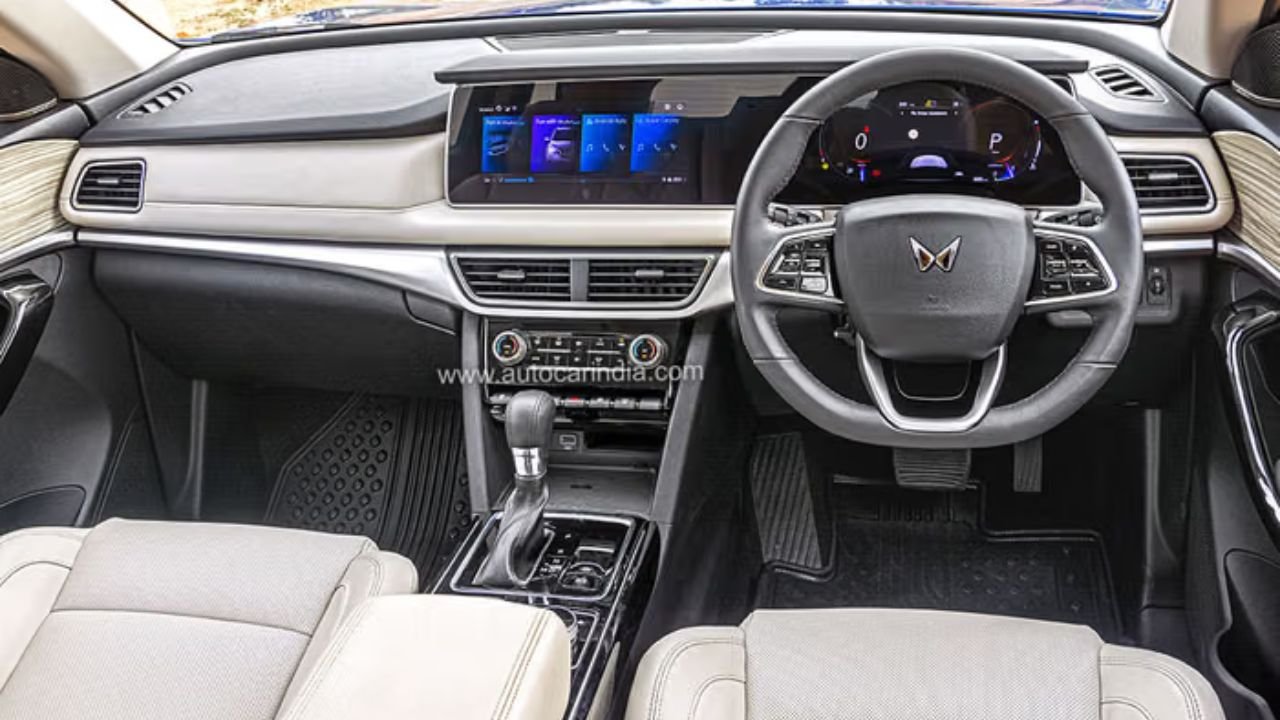 New Mahindra XUV700: The Ultimate 7-Seater SUV for Families 5 New Mahindra XUV700 – Best 7 Seater SUV in India