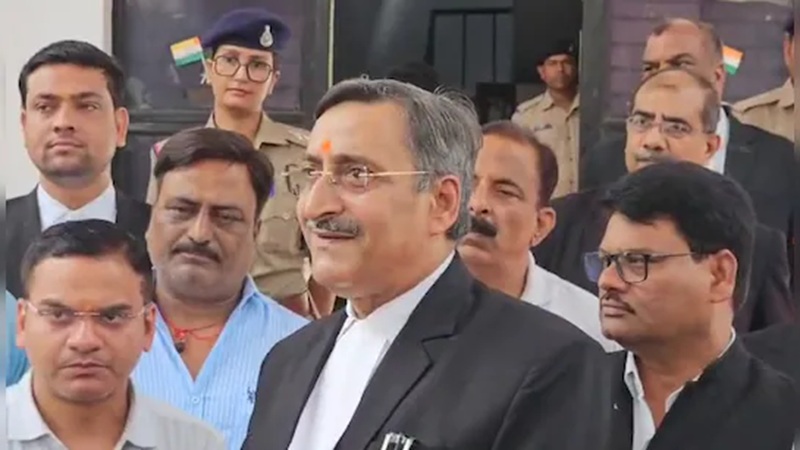 Anil Mishra CSP Hina Khan controversy ग्वालियर में अधिवक्ता अनिल मिश्रा और CSP हिना खान के बीच विवाद: ‘जय श्रीराम’ के नारे ने गरमाया माहौल 5 Anil Mishra CSP Hina Khan controversy ग्वालियर में अधिवक्ता अनिल मिश्रा और CSP हिना खान के बीच विवाद: ‘जय श्रीराम’ के नारे ने गरमाया माहौल