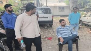 Bihar Gorakhpur Ayodhya sex racket अयोध्या सेक्स रैकेट कांड: बिहार और गोरखपुर से लाई गई लड़कियां, रामनगरी के गेस्ट हाउस से शर्मनाक कारोबार का खुलासा 2 शामली में डॉक्टर बोले “Police Encounter में तेज़, चोरी पकड़ने में कमजोर है पुलिस”; CMS के घर 5 लाख की चोरी से मचा हड़कंप