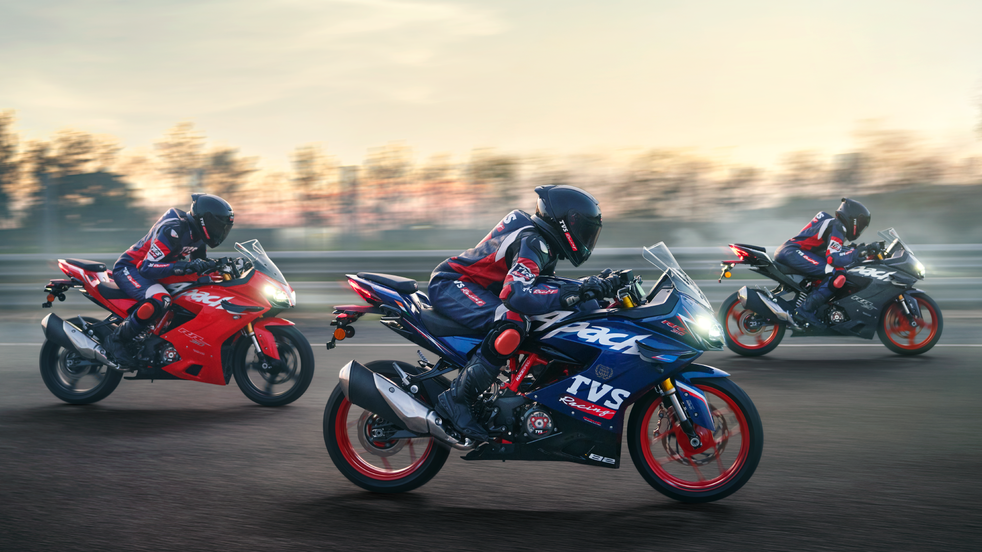 TVS Apache RTX Features Explained – Top & Segment-First Features