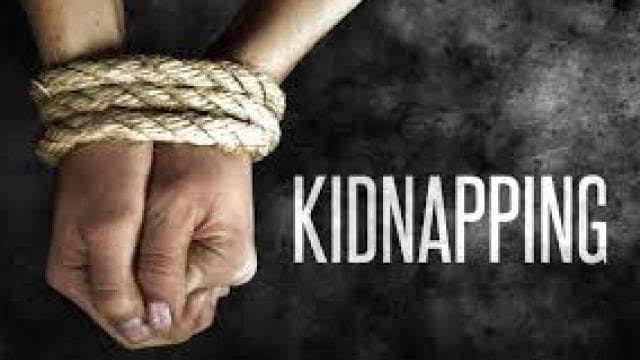 Agra Crime News 20 लाख की फिरौती के लिए छात्र का अपहरण करने वाला सिपाही मोनू तालान बर्खास्त  खाकी पर लगा कलंक, अब सलाखों के पीछे