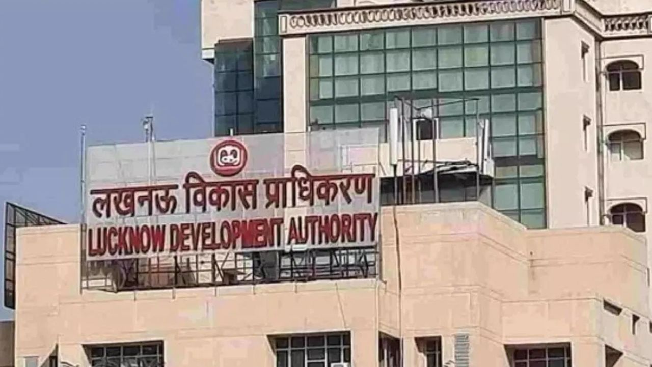 Uttar Pradesh GST land scam यूपी जीएसटी घोटाला: 200 करोड़ की बेनामी जमीन में फंसे 50 अफसर, मोहनलालगंज से लेकर कानपुर तक फैला भ्रष्टाचार का जाल
