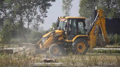 Illegal Plotting लखनऊ में 107 बीघा Illegal Plotting ध्वस्त, LDA की बड़ी कार्रवाई 2 Illegal Plotting लखनऊ में 107 बीघा Illegal Plotting ध्वस्त, LDA की बड़ी कार्रवाई