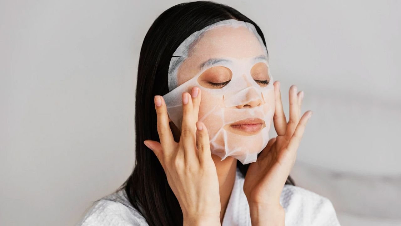 Sheet Masks और Ampoules कैसे बढ़ाते हैं चेहरे की Natural Glow