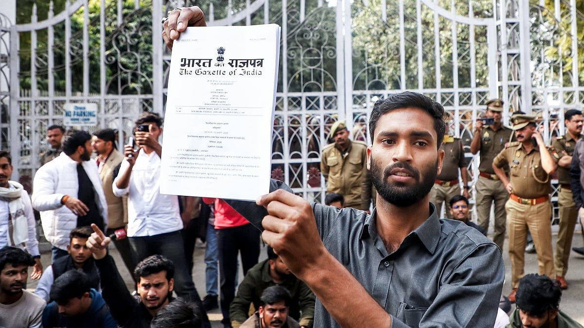 UGC Regulation 2026 पर देश में घमासान: कुमार विश्वास का विरोध, नेहा सिंह राठौर का तीखा पलटवार