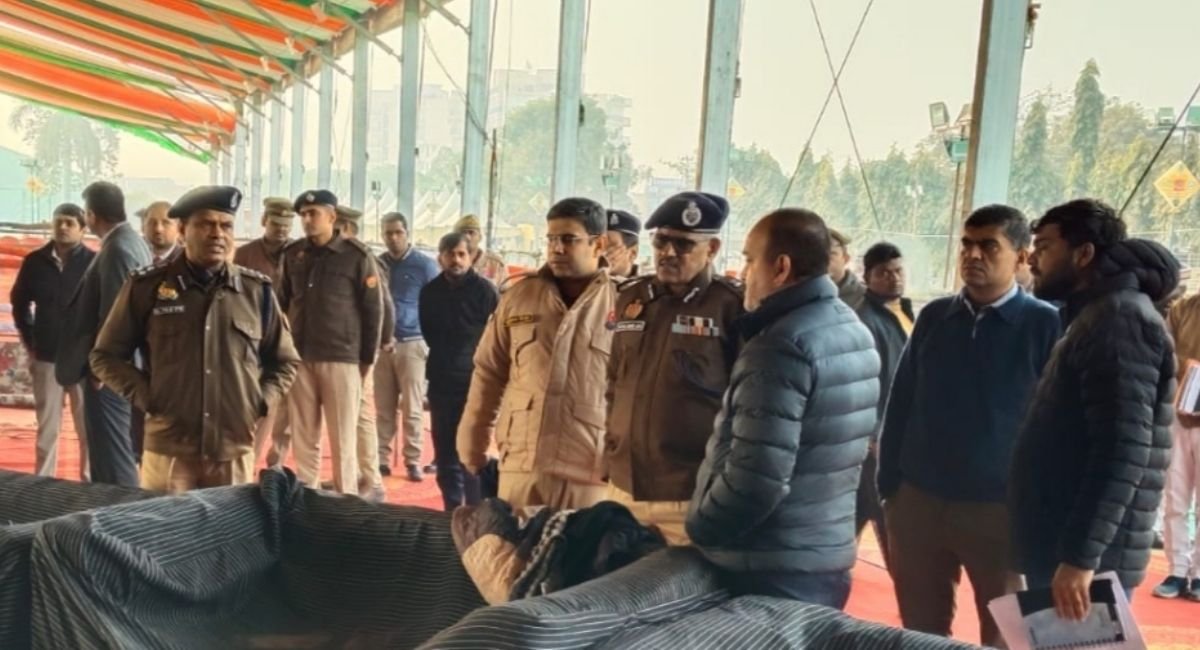Gorakhpur Mahotsav VIP Treatment“वोट के समय चाची, महोत्सव में बाहर”: गोरखपुर महोत्सव में VIP सिस्टम पर देवरिया की महिला का फूटा गुस्सा